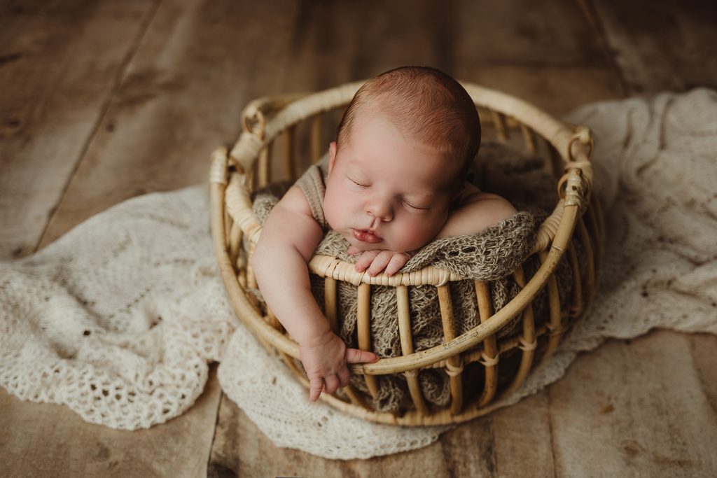 Babyshooting Babyfotografin Babyfotograf Newbornshooting Urfahr Umgebung Linz Perg Freistadt Babyfotografin Neugeborenenfotografin Schwangerschaft Geburt Babybauch