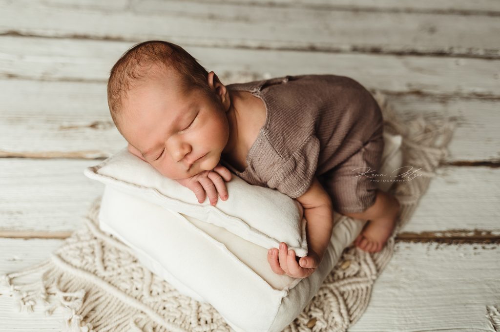 Babyshooting Newbornshooting Urfahr Umgebung Eferding Rohrbach Berg Haid Katsdorf Engerwitzdorf Pucking Linz Perg Freistadt Babyfotografin Neugeborenenfotografin Schwangerschaft Geburt Babybauch