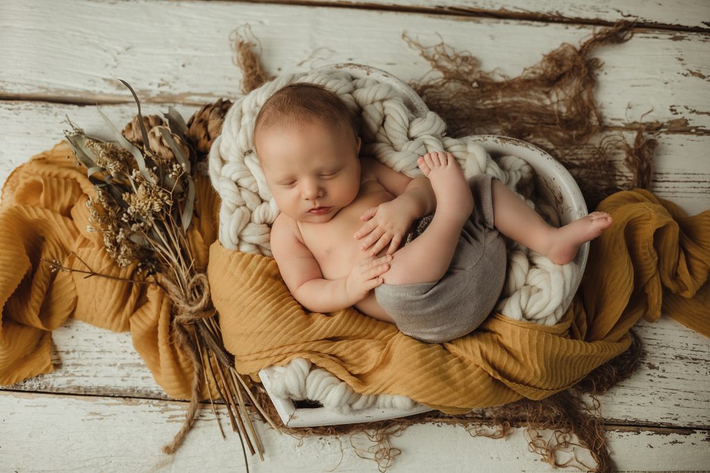 Babyshooting Schwangerschaft Babybauch Shooting Fotograf Linz Urfahr Freistadt Perg Rohrbach OÖ 18. SSW 19. SSW Pucking Katsdorf Wels Eferding