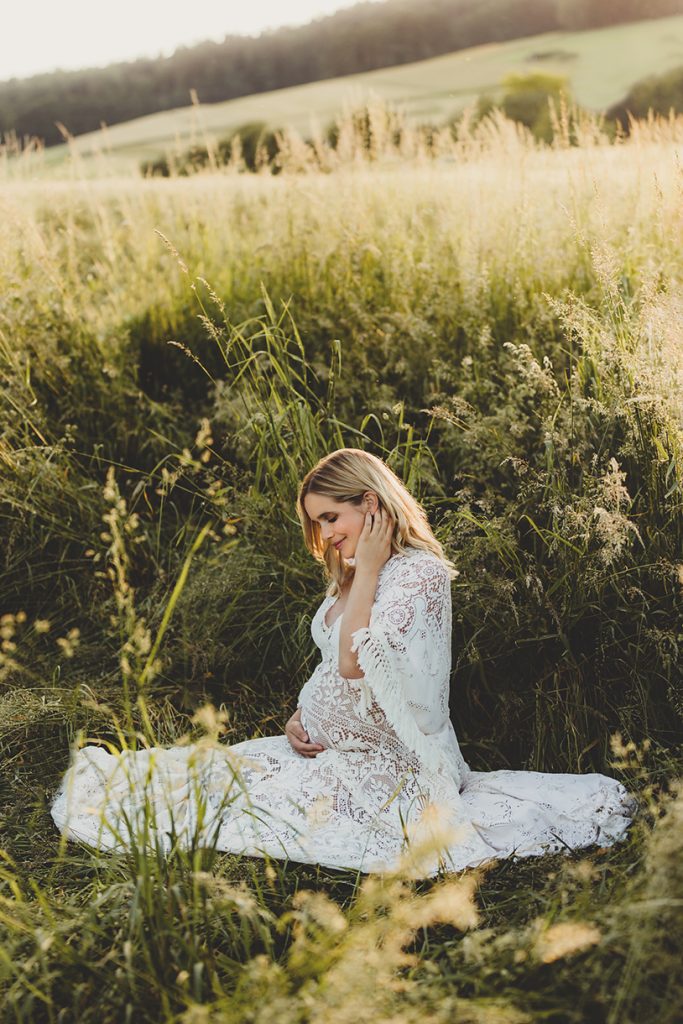 Babybauchshooting Schwangerschaft Fotografin Linz Wels Steyr Eferding Perg Rohrbach Freistadt Hebamme Frauenarzt Entbindung Entbindungstermin St. Florian Pucking St. Valentin Schwanger