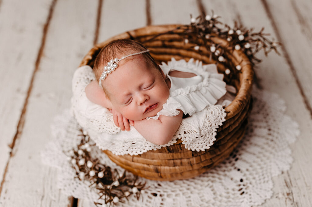 Babyshooting Newbornshooting Newbornworkshop Babyshooting Schwangerschaft Geburtsvorbereitung SSW Hebamme Fotografin Fotoshooting Steyr Pucking St. Florian Pichl bei Wels Alberndorf Katsdorf Engerwitzdorf Freistadt Fotograf Linz Urfahr Umgebung