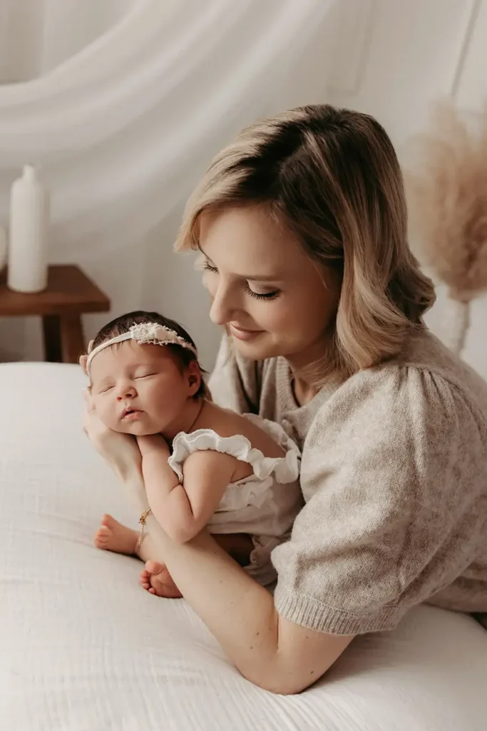 Newbornshooting Homestory Fotografin Knopfliebe Karin Mayr Fotoshooting Engerwitzdorf EKIZ Hebamme Treffling Altenberg Urfahr Linz