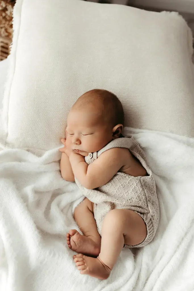 Fotograf Engerwitzdorf Familienshooting Newbornshooting Babyshooting Homestory Fotografin Schwanger Frauenarzt Hebamme EKIZ Uni Klinikkoffer Entbindung Baby Smile Linz