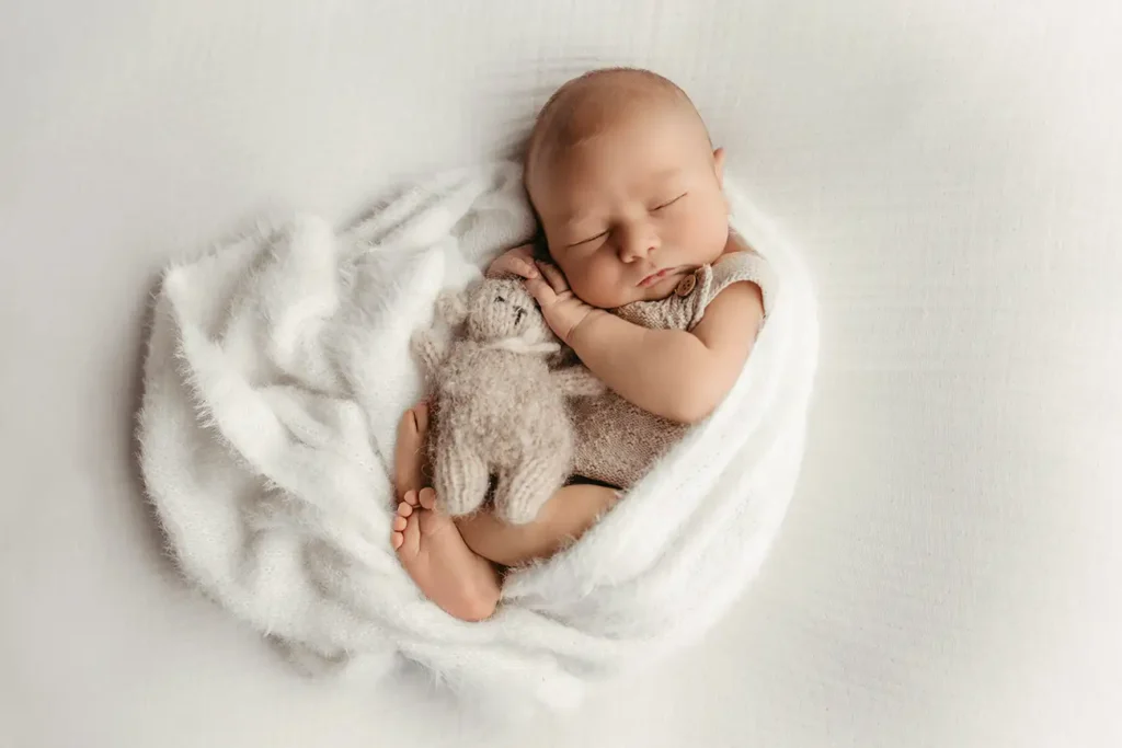 Fotograf Engerwitzdorf Familienshooting Newbornshooting Babyshooting Homestory Fotografin Schwanger Frauenarzt Hebamme EKIZ Uni Klinikkoffer Entbindung Baby Smile Linz